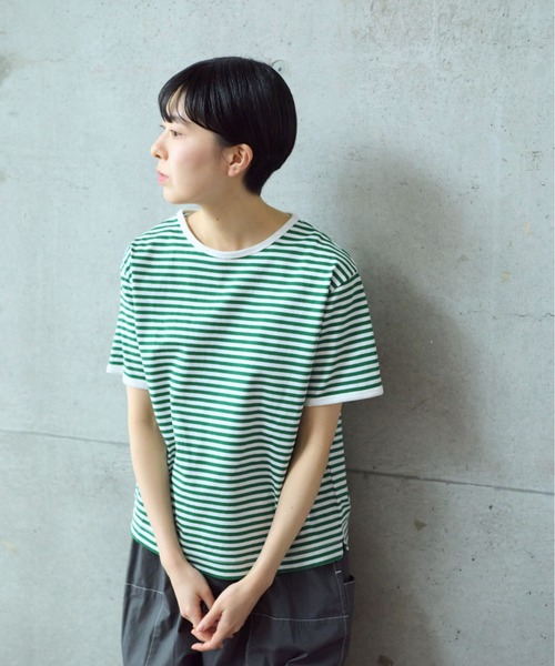 PAR ICI（パーリッシィ）の「ボーダー配色バインダー 半袖Tシャツ（Tシャツ/カットソー・レディース・グリーン/サックスブルー/ピンク系その他/ブラック/オレンジ/イエロー/ライトブルー/カーキ/マスタード/ダークブラウン/グリーン系その他/ピンク系その他2・FREE）」の4枚目の写真