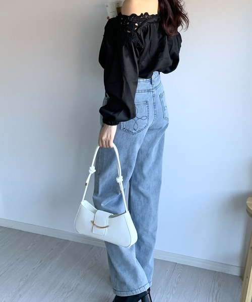 Silly（シリー）の「【コーデに取り入れやすくてオールシーズン使える！】ゴールドバックルショルダーバッグ（ショルダーバッグ・レディース・ブラック/ホワイト/ピンク/ブラウン・FREE）」の20枚目の写真