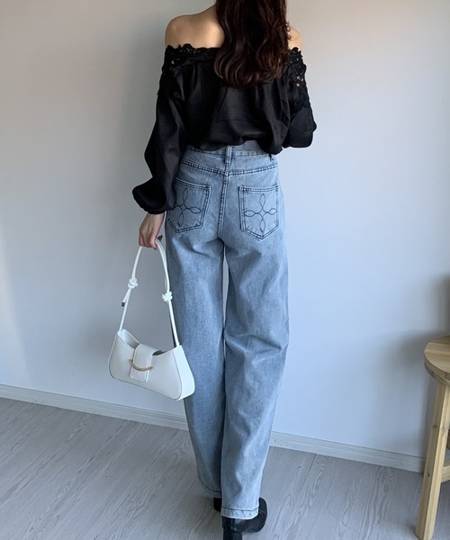 Silly（シリー）の「【コーデに取り入れやすくてオールシーズン使える！】ゴールドバックルショルダーバッグ（ショルダーバッグ・レディース・ブラック/ホワイト/ピンク/ブラウン・FREE）」の15枚目の写真