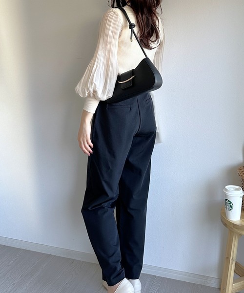 Silly（シリー）の「【コーデに取り入れやすくてオールシーズン使える！】ゴールドバックルショルダーバッグ（ショルダーバッグ・レディース・ブラック/ホワイト/ピンク/ブラウン・FREE）」の9枚目の写真