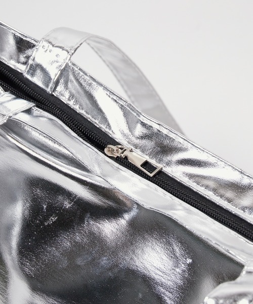 Theater code(シアターコード)の「▲metallic tote bag / メタリック トートバッグ シルバー(トートバッグ・メンズ・シルバー・FREE)」の4枚目の写真