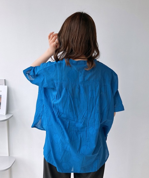 AS KNOW AS plus（アズノゥアズプラス）の「◎ドットジャガードビッグシャツ（シャツ/ブラウス・レディース・ブラック/ブルー/オフホワイト・FREE）」の22枚目の写真