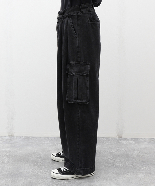 WILLY CHAVARRIA(ウィリーチャバリア)の「WILLY CHAVARRIA DENIM CARGO POCKET BSP505-B(デニムパンツ・メンズ・ブラック系その他・SMALL/MEDIUM)」の4枚目の写真