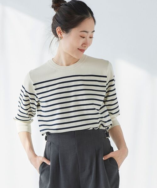 le.coeur blanc(ルクールブラン)の「アイレットクルーネックプルオーバー(ニット/セーター・レディース・オフホワイト/ブラック/ホワイト系その他/ピンク・38)」の1枚目の写真