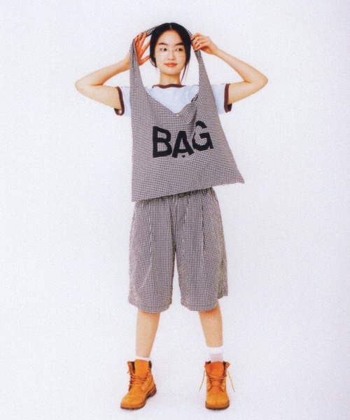 aeae（エーイーエーイー）の「Nylon Shoulder Bag（ショルダーバッグ・レディース・ホワイト/ブラック・FREE）」の3枚目の写真