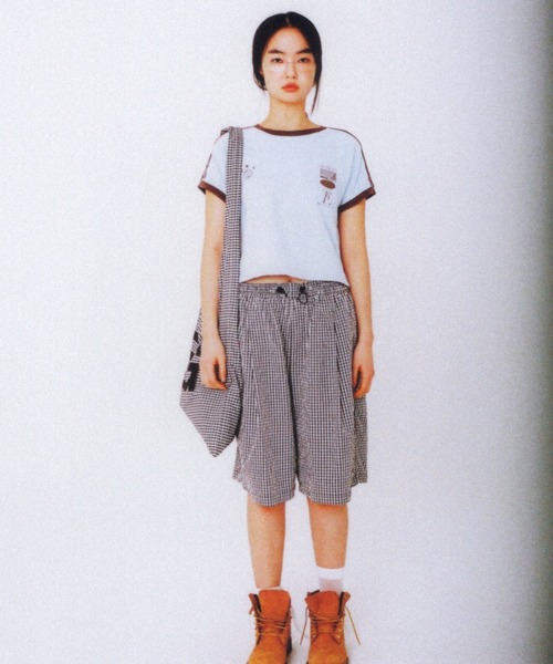 aeae（エーイーエーイー）の「Nylon Shoulder Bag（ショルダーバッグ・レディース・ホワイト/ブラック・FREE）」の4枚目の写真