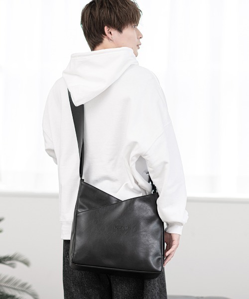 KLON（クローン）の「KLON BUTTERFLY SHOULDER BAG（ショルダーバッグ・レディース・ブラック・FREE）」の6枚目の写真