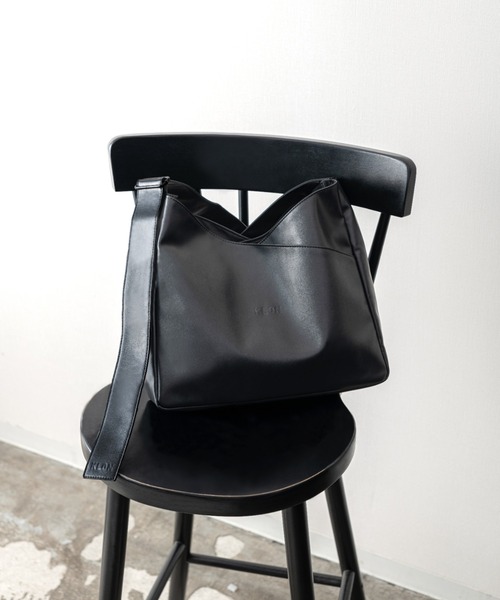 KLON（クローン）の「KLON BUTTERFLY SHOULDER BAG（ショルダーバッグ・レディース・ブラック・FREE）」の18枚目の写真