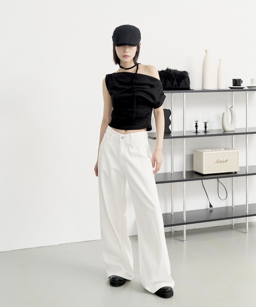 UNE MANSION(ユヌマンション)の「【男女兼用/UNISEX】【ボタンで自由にSIZE調節可能】バックボタンポイントワイドデニムパンツ(デニムパンツ・レディース・アイボリー/ブルー/ブラック/カーキ/チャコール/ベージュ/ライトブルー・LARGE/MEDIUM/SMALL)」の8枚目の写真