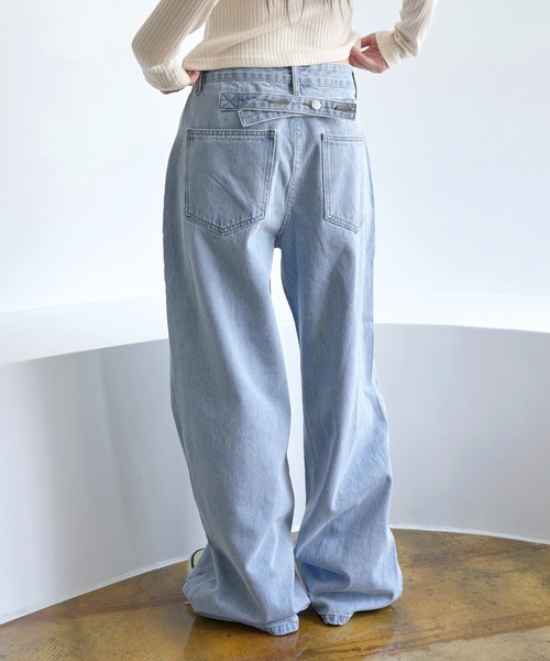 UNE MANSION(ユヌマンション)の「【男女兼用/UNISEX】【ボタンで自由にSIZE調節可能】バックボタンポイントワイドデニムパンツ(デニムパンツ・レディース・アイボリー/ブルー/ブラック/カーキ/チャコール/ベージュ/ライトブルー・LARGE/MEDIUM/SMALL)」の8枚目の写真