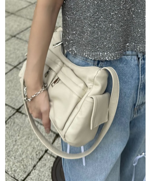 Re:EDIT（リエディ）の「[2024 SUMMER COLLECTION][森カンナさん着用]ダブルポケットデザインショルダーバッグ（ショルダーバッグ・レディース・シルバー/アイボリー/ブラック/ブラウン・FREE）」の2枚目の写真