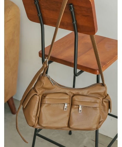 Re:EDIT（リエディ）の「[2024 SUMMER COLLECTION][森カンナさん着用]ダブルポケットデザインショルダーバッグ（ショルダーバッグ・レディース・シルバー/アイボリー/ブラック/ブラウン・FREE）」の13枚目の写真