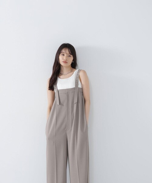 NATURAL BEAUTY BASIC（ナチュラルビューティーベーシック）の「◇ベアサロペット（サロペット/オーバーオール・レディース・ベージュ/ブラック・MEDIUM）」の2枚目の写真