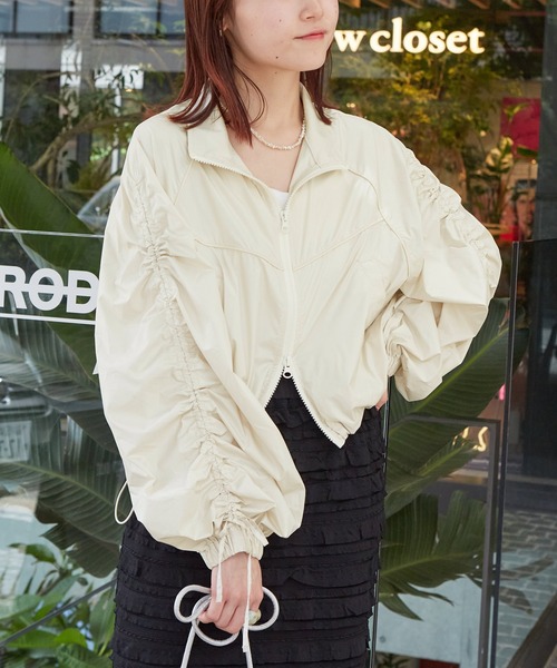 w closet（ダブルクローゼット）の「袖スピンドルギャザーショート