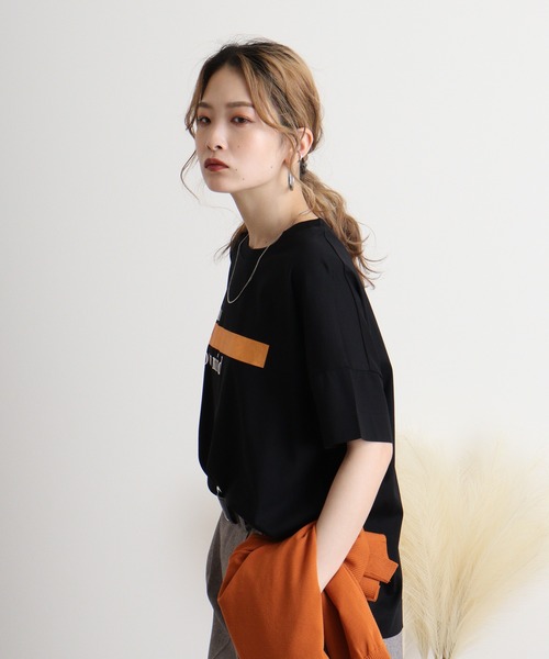 BRODIAEA(ブローディア)の「BRODIAEA ロゴ×箔プリント極サラTシャツ(Tシャツ/カットソー・レディース・ライム/サーモンピンク/ブラック/シルバーグレー/マスタード・40)」の7枚目の写真