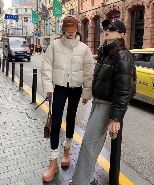 c.u.l(シーユーエル)の「ボリューム エコレザーテイスト エコダウンジャケット culw740(ダウンジャケット/コート・レディース・ホワイト/カーキ/ブラック・M/L)」の4枚目の写真