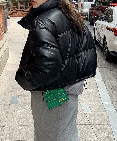 c.u.l(シーユーエル)の「ボリューム エコレザーテイスト エコダウンジャケット culw740(ダウンジャケット/コート・レディース・ホワイト/カーキ/ブラック・M/L)」の19枚目の写真