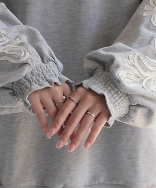 HUG.U(ハグユー)の「コード刺繍スウェット(スウェット・レディース・ロイヤルブルー/レッド/ブラック/オリーブ/グレー/ブルー系その他/ライトグレー/ブラック系その他・FREE)」の14枚目の写真
