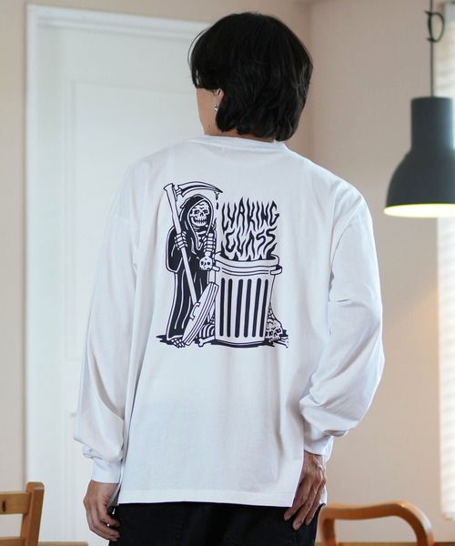LURKING CLASS(ラーキングクラス)の「【ムラサキスポーツ限定】LURKING CLASS/ラーキングクラス ロンT/長袖Tシャツ バックプリント TRASH FIRE L/S TEE ST24HTM02(Tシャツ/カットソー・メンズ・ブラック/ホワイト・L/M/XL)」の4枚目の写真