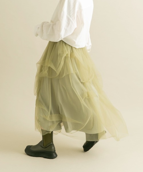 KBF（ケイビーエフ）の「ランダムチュールボリュームスカート（スカート・レディース・カーキ/ブラック・ONE）」の2枚目の写真