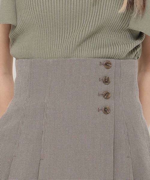 REDYAZEL（レディアゼル）の「ハイウエストタックチェックミニスカート（スカート・レディース・ブラック/ブラウン・MEDIUM/SMALL）」の9枚目の写真