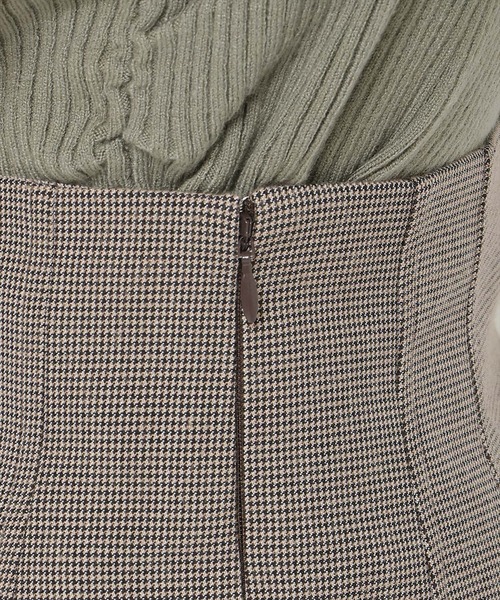 REDYAZEL（レディアゼル）の「ハイウエストタックチェックミニスカート（スカート・レディース・ブラック/ブラウン・MEDIUM/SMALL）」の12枚目の写真