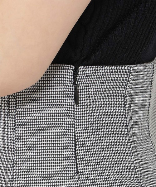 REDYAZEL（レディアゼル）の「ハイウエストタックチェックミニスカート（スカート・レディース・ブラック/ブラウン・MEDIUM/SMALL）」の11枚目の写真