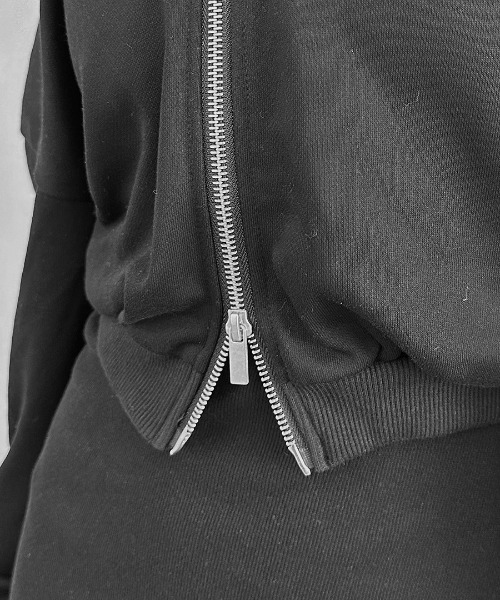 LVEU.(ラブユ.)の「【LVEU.】ダブルジップオフショルスウェット / トップス スウェット ストレッチ ダブルジップ オフショルダー 羽織 長袖 ブラック ホワイト(スウェット・レディース・ブラック/ホワイト・FREE)」の13枚目の写真