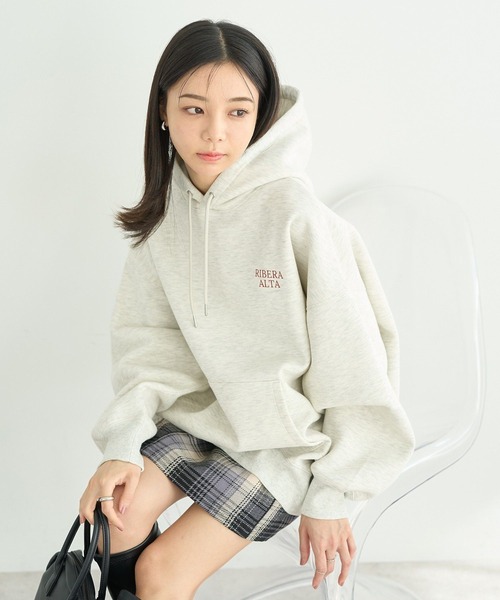 earth music&ecology（アースミュージックアンドエコロジー）の「アソートロゴフーディー（パーカー・レディース・杢グレー/ブルー/オートミール/イエロー・FREE）」の7枚目の写真