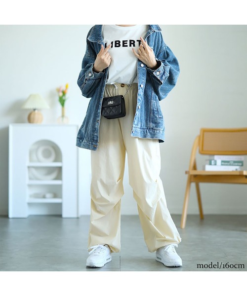 HERNO】「Resort」ドローコード付きシャーリングカーゴパンツ