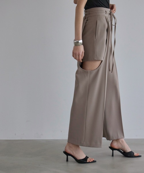 MIELI INVARIANT(ミエリインヴァリアント)の「Soft Warm Hole Slacks(スラックス・レディース・ブラック/グレー系その他/モカ・SMALL/MEDIUM)」の18枚目の写真