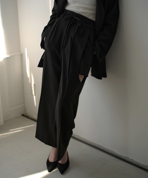 MIELI INVARIANT(ミエリインヴァリアント)の「Soft Warm Hole Slacks(スラックス・レディース・ブラック/グレー系その他/モカ・SMALL/MEDIUM)」の5枚目の写真
