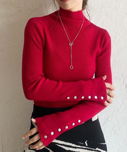 She's Closet(シーズクローゼット)の「長袖タイトハイネックリブ袖ボタンニットトップス(ニット/セーター・レディース・オレンジ/レッド/杢グレー/アイボリー/ブラック/マスタード/カーキ/ブラウン・FREE)」の7枚目の写真