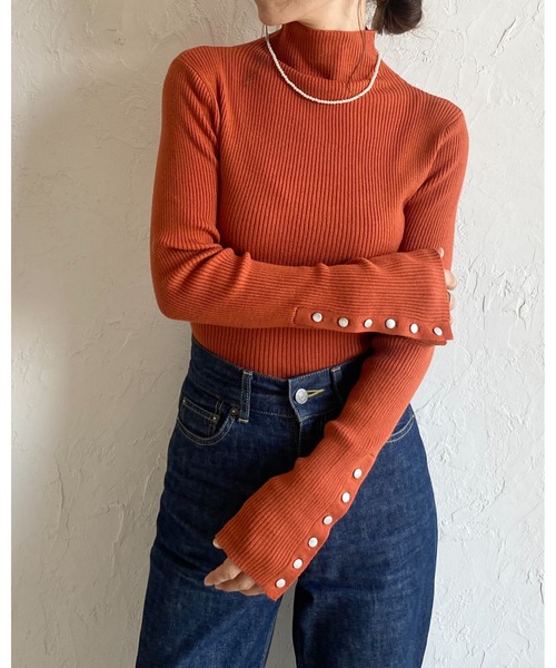She's Closet(シーズクローゼット)の「長袖タイトハイネックリブ袖ボタンニットトップス(ニット/セーター・レディース・オレンジ/レッド/杢グレー/アイボリー/ブラック/マスタード/カーキ/ブラウン・FREE)」の10枚目の写真