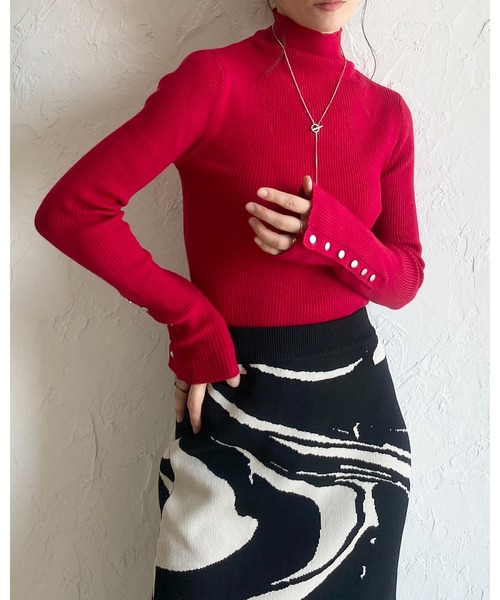 She's Closet(シーズクローゼット)の「長袖タイトハイネックリブ袖ボタンニットトップス(ニット/セーター・レディース・オレンジ/レッド/杢グレー/アイボリー/ブラック/マスタード/カーキ/ブラウン・FREE)」の12枚目の写真