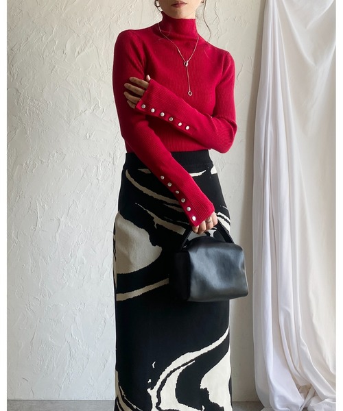 She's Closet(シーズクローゼット)の「長袖タイトハイネックリブ袖ボタンニットトップス(ニット/セーター・レディース・オレンジ/レッド/杢グレー/アイボリー/ブラック/マスタード/カーキ/ブラウン・FREE)」の18枚目の写真