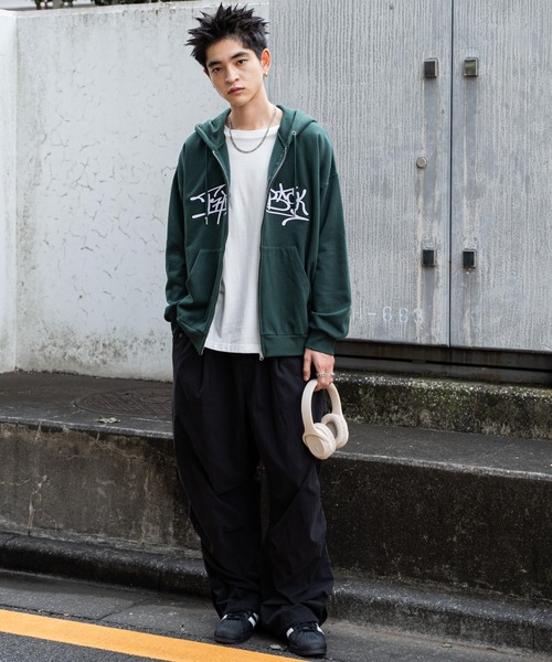 WEGO（ウィゴー）の「WEGO/ワッペンロゴジップパーカー（パーカー・メンズ・ブラウン/ブラック/ダークグリーン/杢グレー・MEDIUM/LARGE）」の18枚目の写真