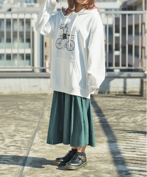MODISH GAZE(モディシュガゼ)の「【MODISH GAZE】ゆる線画プリントビッグシルエットプルパーカー(CP)(パーカー・メンズ・ブラック/ダークカーキ・M)」の11枚目の写真