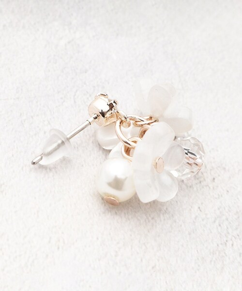 grove(グローブ)の「さくらモチーフフックピアス(ピアス(両耳用)・レディース・アイボリー/ピンク/ベビーピンク・00)」の6枚目の写真