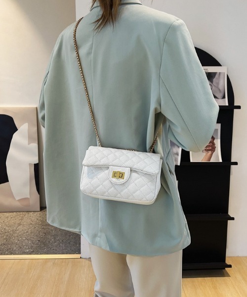 L LABEL（エルラベル）の「キルティングショルダーフラップバッグ（ショルダーバッグ・レディース・ピンク/ホワイト/ブラック/ベージュ・FREE）」の10枚目の写真