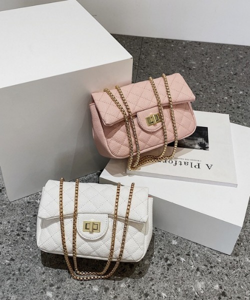 L LABEL（エルラベル）の「キルティングショルダーフラップバッグ（ショルダーバッグ・レディース・ピンク/ホワイト/ブラック/ベージュ・FREE）」の8枚目の写真
