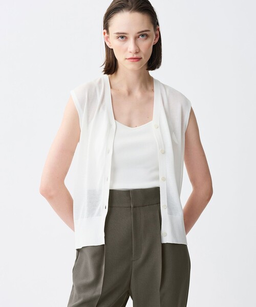 ANDREA&Co. ベージュ ノースリーブベスト　デザイン性⭕️ ANDREA&Co. ベージュ ノースリーブベスト デザイン性
