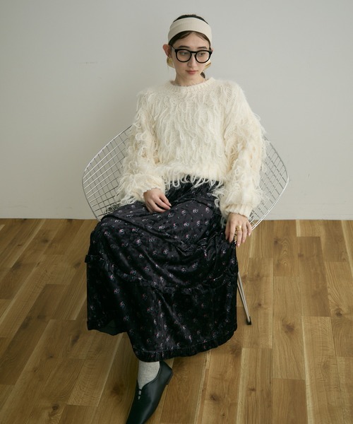 Crisp(クリスプ)の「【ZOZO限定】フラワーベロアティアードスカート(スカート・レディース・ブラック/チャコールグレー・FREE)」の7枚目の写真