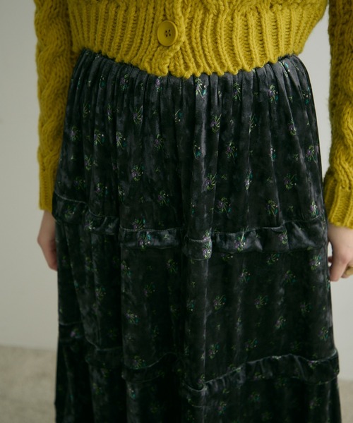 Crisp(クリスプ)の「【ZOZO限定】フラワーベロアティアードスカート(スカート・レディース・ブラック/チャコールグレー・FREE)」の18枚目の写真