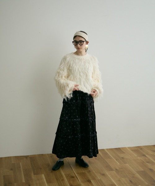 Crisp(クリスプ)の「【ZOZO限定】フラワーベロアティアードスカート(スカート・レディース・ブラック/チャコールグレー・FREE)」の3枚目の写真