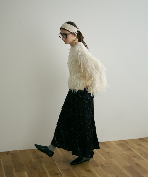 Crisp(クリスプ)の「【ZOZO限定】フラワーベロアティアードスカート(スカート・レディース・ブラック/チャコールグレー・FREE)」の5枚目の写真