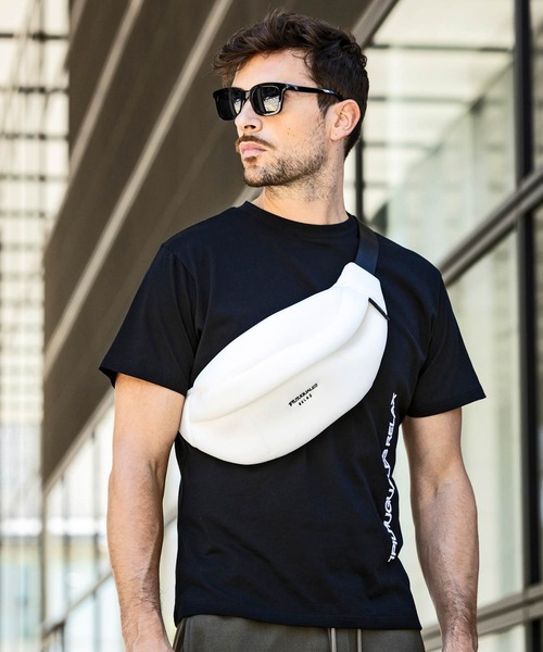 1PIU1UGUALE3  RELAX （ウノピゥウノウグァーレトレ リラックス）の「1PIU1UGUALE3 RELAX(ウノピゥウノウグァーレトレ リラックス)ブランドロゴ ポンチウエストバッグ ボディバッグ（ボディバッグ/ウエストポーチ・メンズ・ブラック/ホワイト・ONE SIZE）」の5枚目の写真