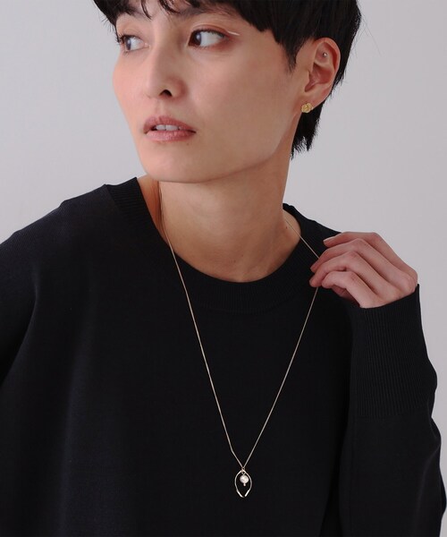 OPAQUE.CLIP(オペークドットクリップ)の「◆ねじりオーバル×フェイクパールネックレス(ネックレス・レディース・ゴールド/シルバー・00)」の3枚目の写真
