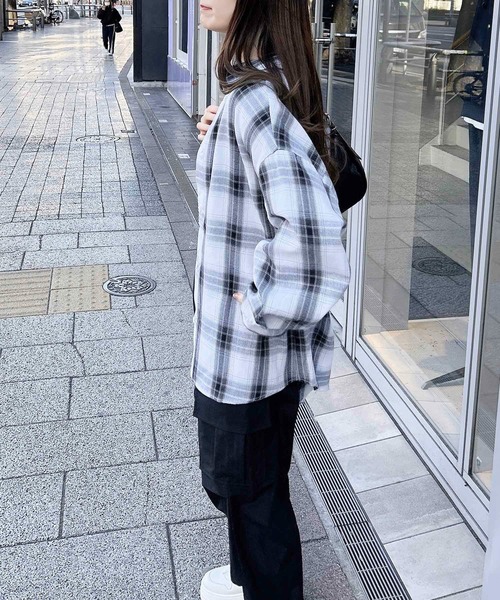 INGNI（イング）の「チェック柄BIGシャツ（シャツ/ブラウス・レディース・ホワイト系その他7/ブラック系・M）」の12枚目の写真