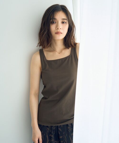YECCA VECCA（イェッカヴェッカ）の「2wayスクエアリブタンクトップ（タンクトップ・レディース・杢グレー/ブラック/ブラウン/アイボリー・FREE）」の4枚目の写真